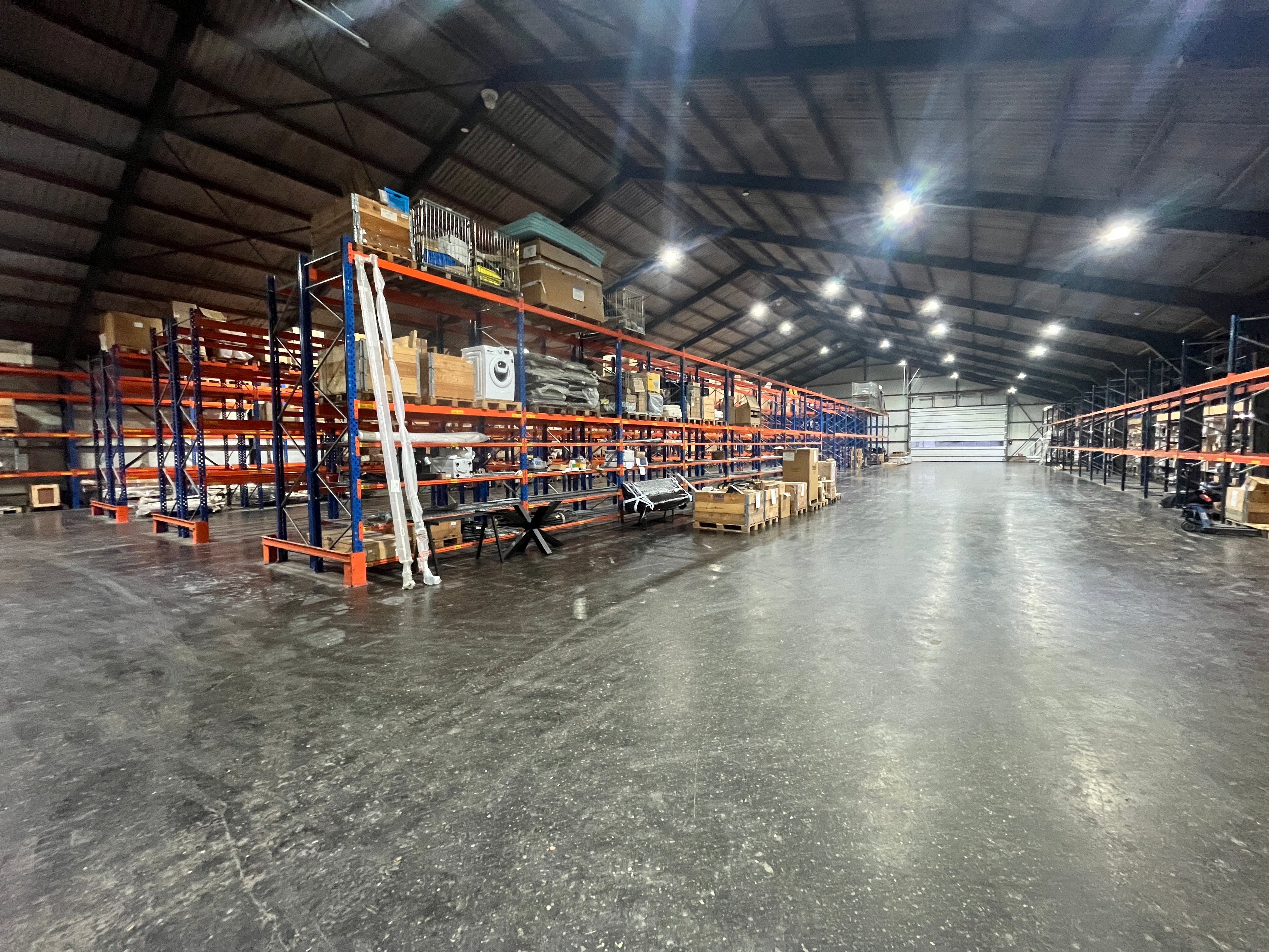 Nieuw Centraal Magazijn voor Outlet Specialist