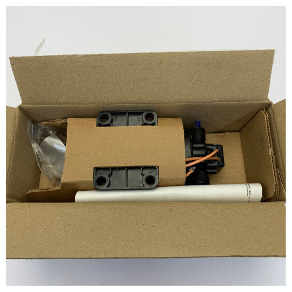 Flojet Duplex II мембранна помпа 12V 4L/мин 2.8 Bar - D3121E3011AR