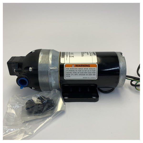 Flojet R3811233A Triplex HP серия Деман течен помпа 230V - 5.3L/m 150 psi