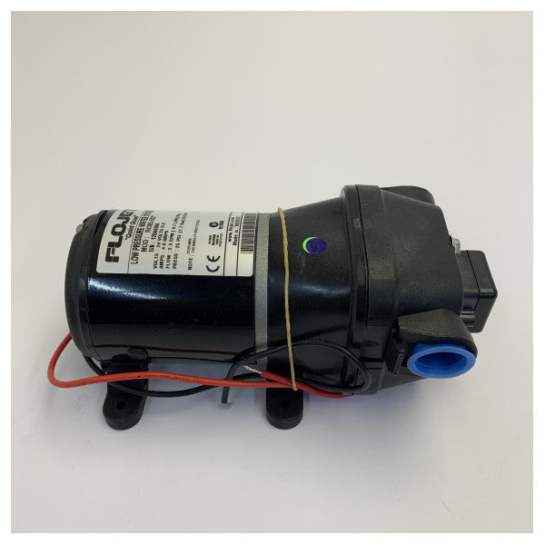 Pompe à eau douce Flojet 24V 8,7 LPM - 25 Psi - Autoclave - R4305502A