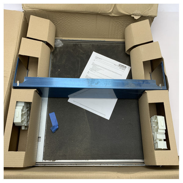 Miele Marine Conversion Kit Stainless Steel ビルトインアンダーアプライアンスをフリースタンディングアプライアンスに変換するためのキットです。