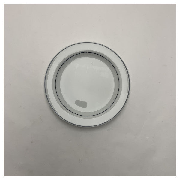 Плоска кругла тарілка Riva Ceramic 21 см для морського використання - міцний порцеляновий посуд з блакитною окантовкою та логотипом Riva