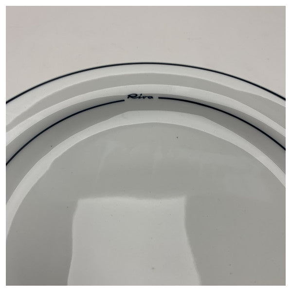 Плоска кругла тарілка Riva Ceramic 21 см для морського використання - міцний порцеляновий посуд з блакитною окантовкою та логотипом Riva