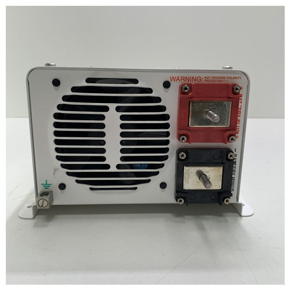 Trace 50A | 1100W | 12V laturi-invertteri 230V | 50 HZ - UX1112ESB - UX1112ESB