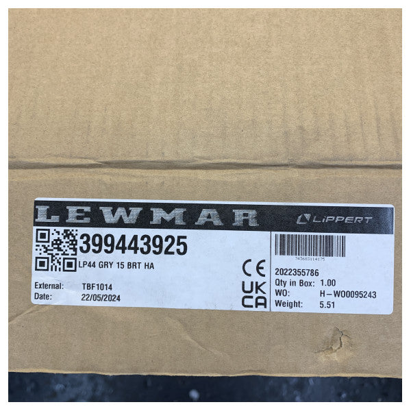Lewmar 399443925 Écoutille de pont à ouverture profil bas taille 44 carrée