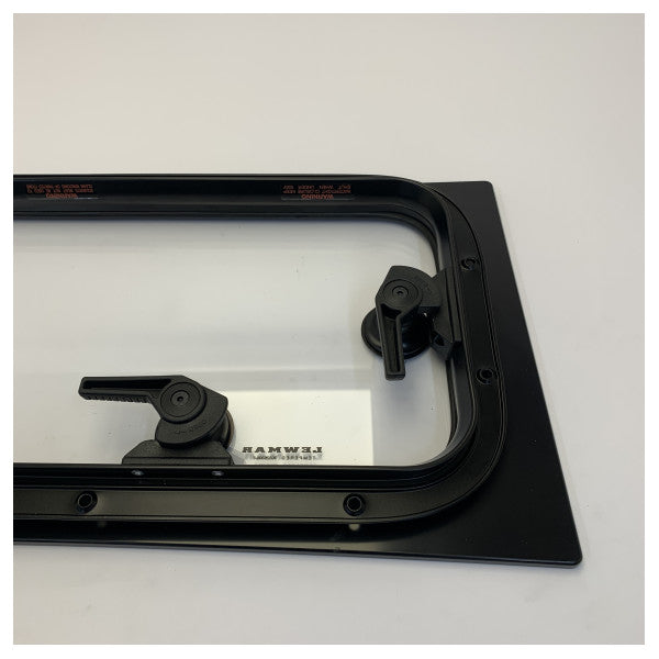 Lewmar 30326300 F3GTP salongvindu med glass 1370 styrbord HR svart ramme