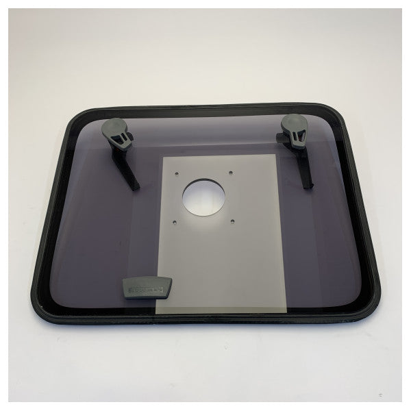 Lewmar LP 54 MK2 Coperchio boccaporto a basso profilo in acrilico grigio con foro di ventilazione - 361060099