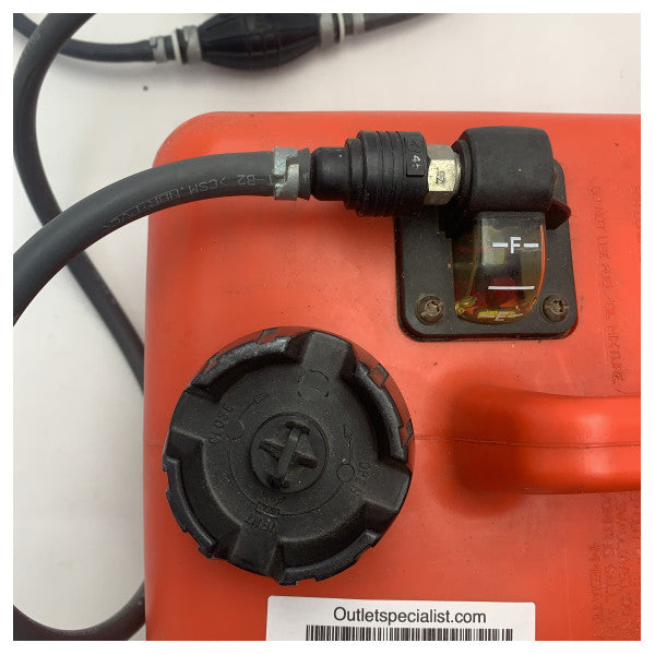 Käytetty Honda 12L polttoainesäiliö tasoanturilla punainen - 17500ZV4G02