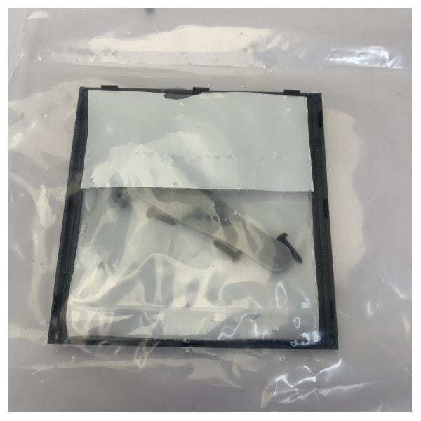 Simrad Triton2 Ersatz-Blende mit Befestigungsschrauben - 000-13950-001