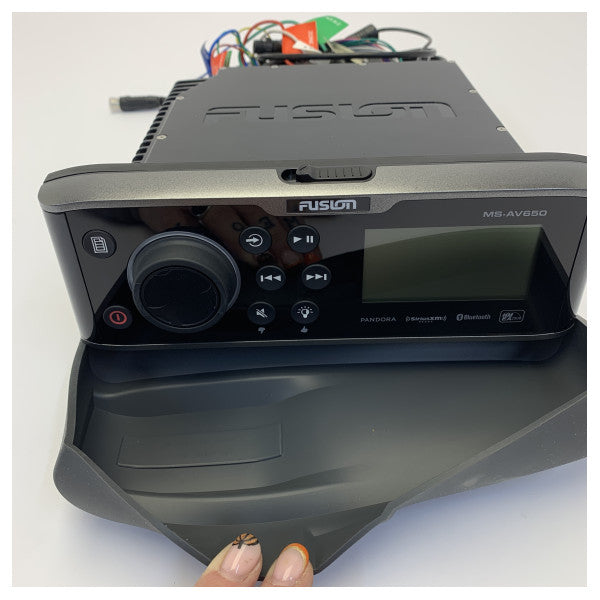 Fusion MS-AV650 Marine Entertainment System DVD CD Hi-Fi-Receiver 010-01355-00