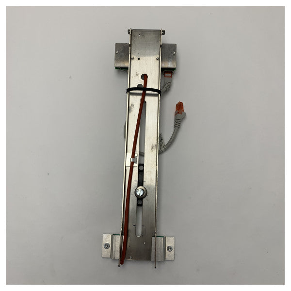 Захранващ адаптер Axis PoE T8133 ��� 30W еднопортов мидспан за надеждна морска мрежа