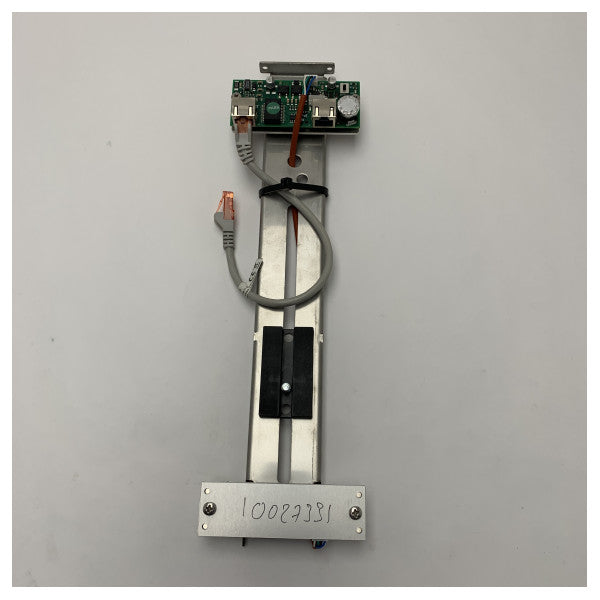 Захранващ адаптер Axis PoE T8133 ��� 30W еднопортов мидспан за надеждна морска мрежа