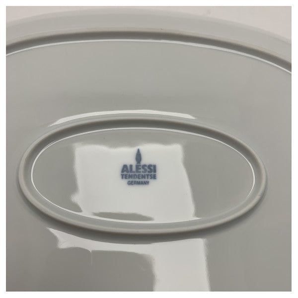 Tragbarer ovaler Porzellanteller von Alessi - langlebig, wasserfest und leicht für den Einsatz auf See