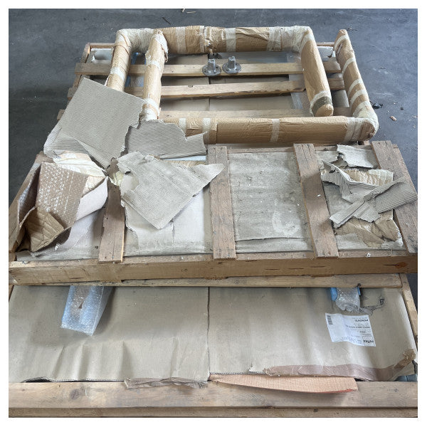 Висококачествена стъклена маса с италиански дизайн Reflex POLICLETO