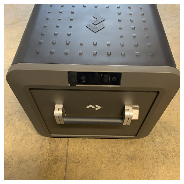 Dometic CFX5 75DZ ポータブルコンプレッサークーラー 75L - アウトドアおよびマリン用のデュアルゾーン冷蔵庫冷凍庫