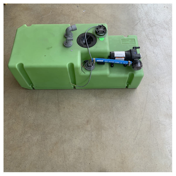 Sistema di acqua potabile Vetus DWSC08824 88L 24V con serbatoio e pompa