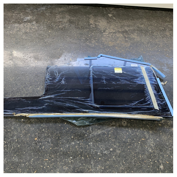 Lewmar bočna stakla s otvorom za ulaz u Moody 41 Decksaloon - 79075540