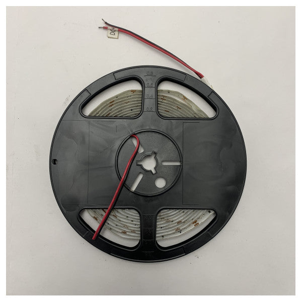 Висококачествена водоустойчива 12V LED лента с покритие от смола 335 SMD за морска и външна употреба