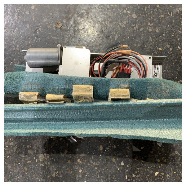 Sistema de techo corredizo eléctrico Lewmar ES800 - 72003385