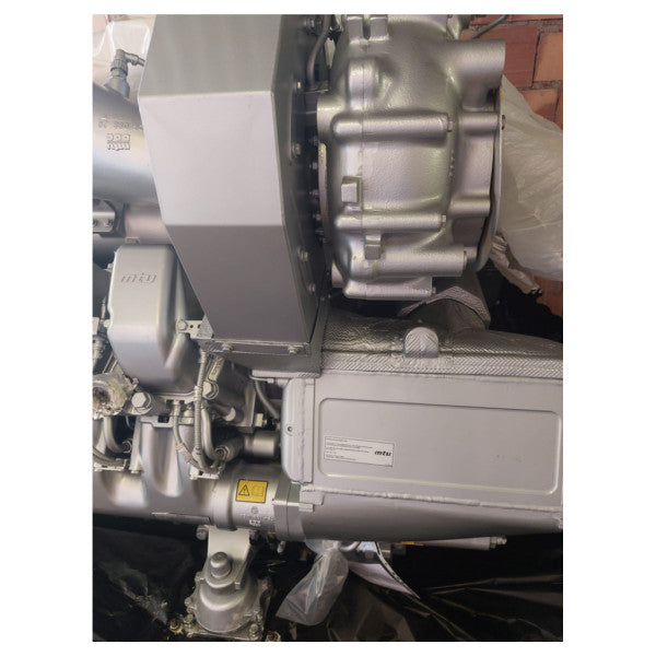 مجموعة محركات مزدوجة جديدة 2022 من سلسلة MTU 4000 16V4000M90 مع دفع Kamewa JET