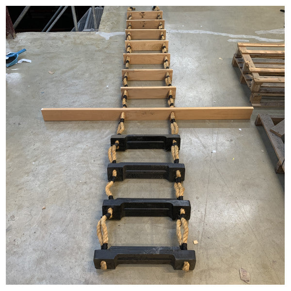 Biscaya Pilot Ladder - Durable Marine Access Ladder with Anti-Slip Wooden Rungs for Ships and Boats