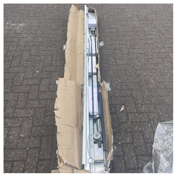 ステンレススチール電動ブラインドスライドドア 24V H2150 x W1270 mm