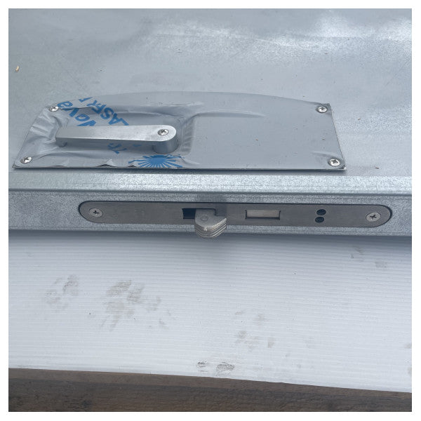 ステンレススチール電動ブラインドスライドドア 24V H2150 x W1270 mm