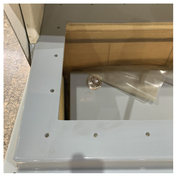 Console de Navegação em GRP com Flybridge e Capa Cinza - L173 x W80 x H108