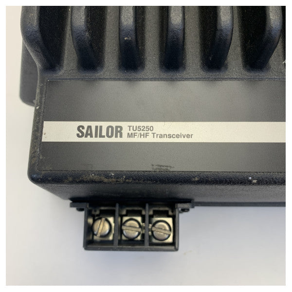 Sailor TU5250 Sarja 5000 MF/HF Merivastaanotin 250W