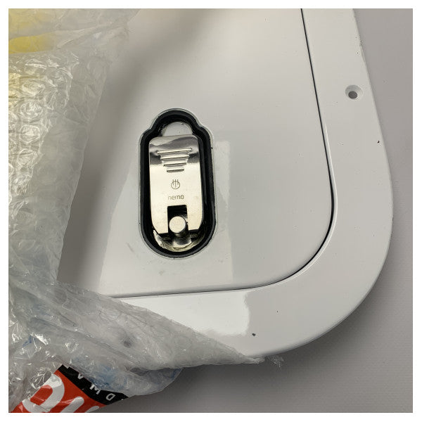 NEMO vitlackerad marin aluminiumlucka 600 x 600 mm - T.B.LIS33645