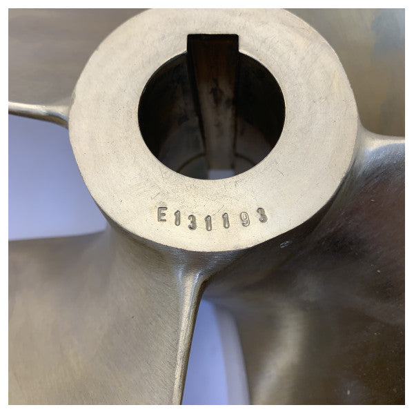 Vetus propelleri 4-lapainen messinki 23 x 19 tuumaa oikea - P4E23X19R