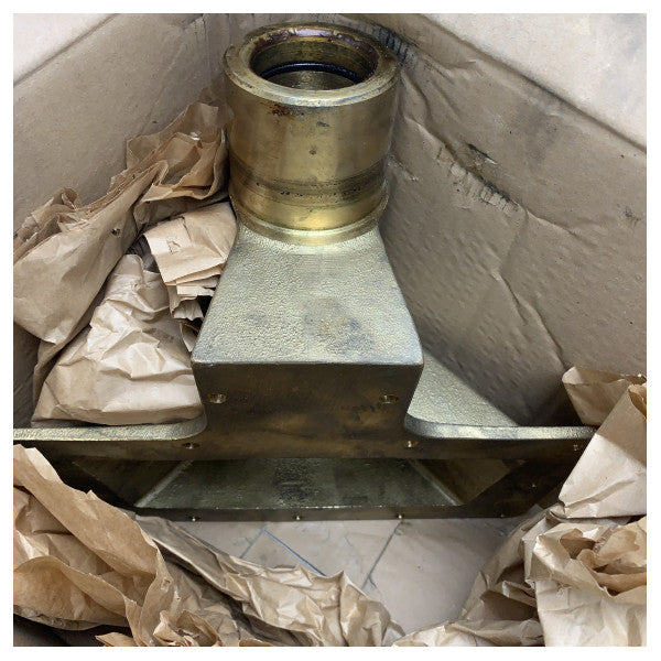 Teignbridge | Riva SP430 50 mm brass stern mount rudder port with tiller arm