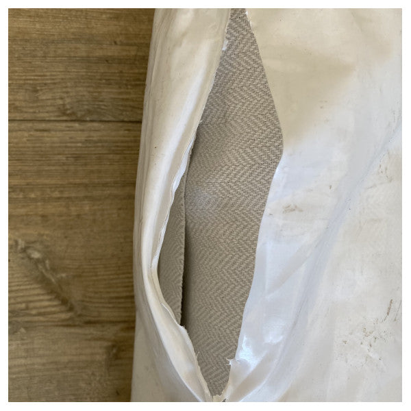 قماش بحري متين عالي الجودة مع نسيج متعرج مقاوم للماء - مثالي لتنجيد القوارب وحمايتها