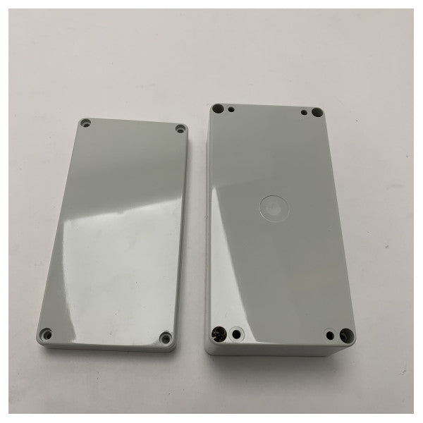 Custodia impermeabile di grado marino in policarbonato M220KO per una protezione elettronica duratura