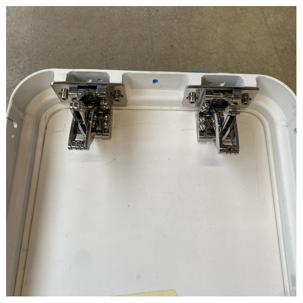 Custom Line Marine Vertical Gunwale Flat Hatch White - 425480