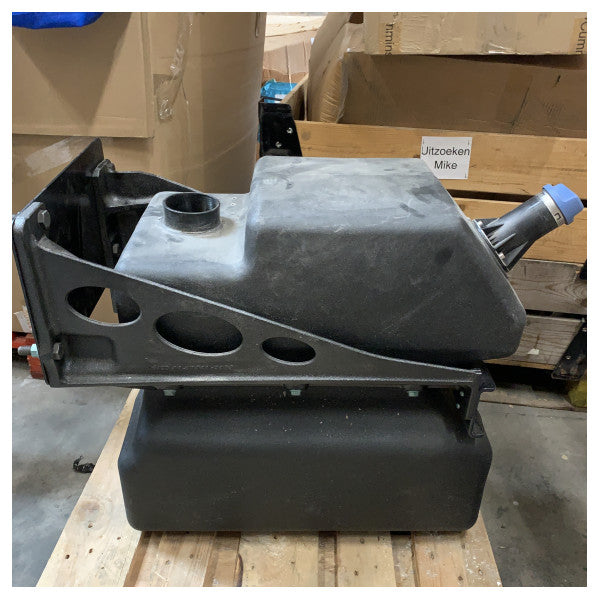 Резервоар за карбамид Adblue на MAN 80L черен с рамка - 81.15402-5050