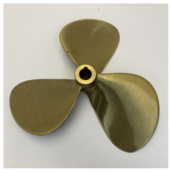 Hélice Vetus P3B-17X11R 3 lames en laiton à droite 30 mm