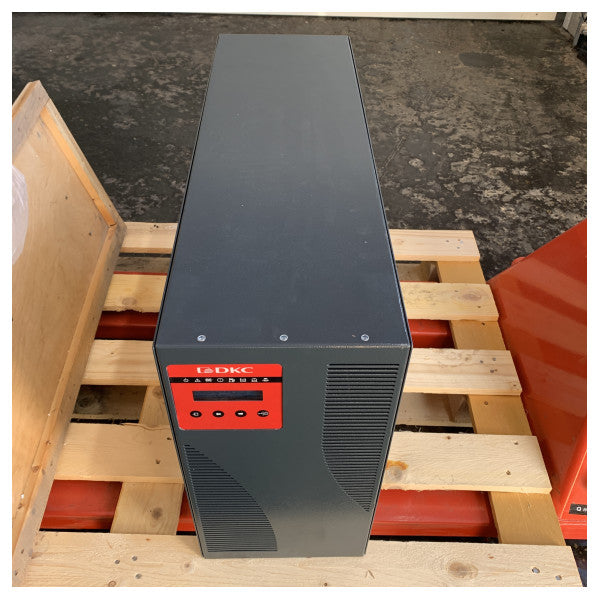 DKC spændings- og frekvensstatisk omformer 7 kVa 120V 60 Hz