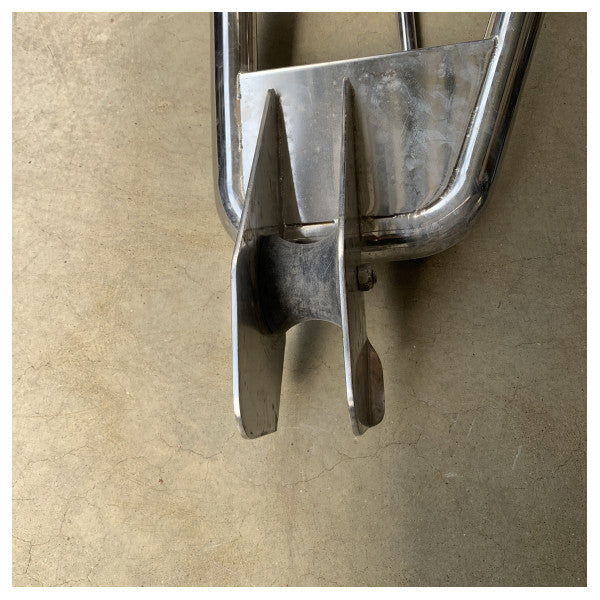 Wydajny bukszpryt ze stali nierdzewnej z rolką kotwiczną - L380 mm