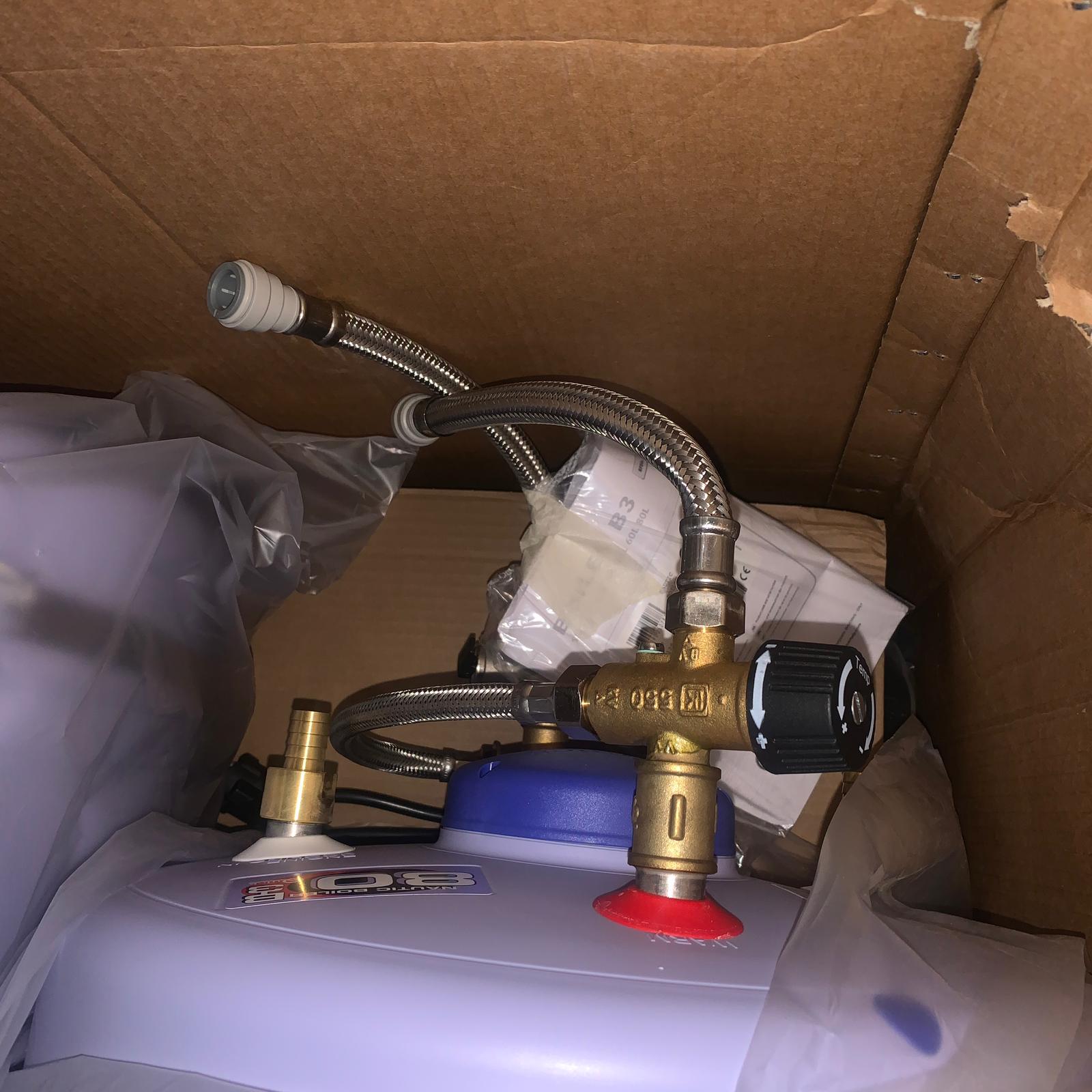 Швидкий бойлер для гарячої води 80 л сірий 1200 Вт / 230 В - FLB38012S000A07