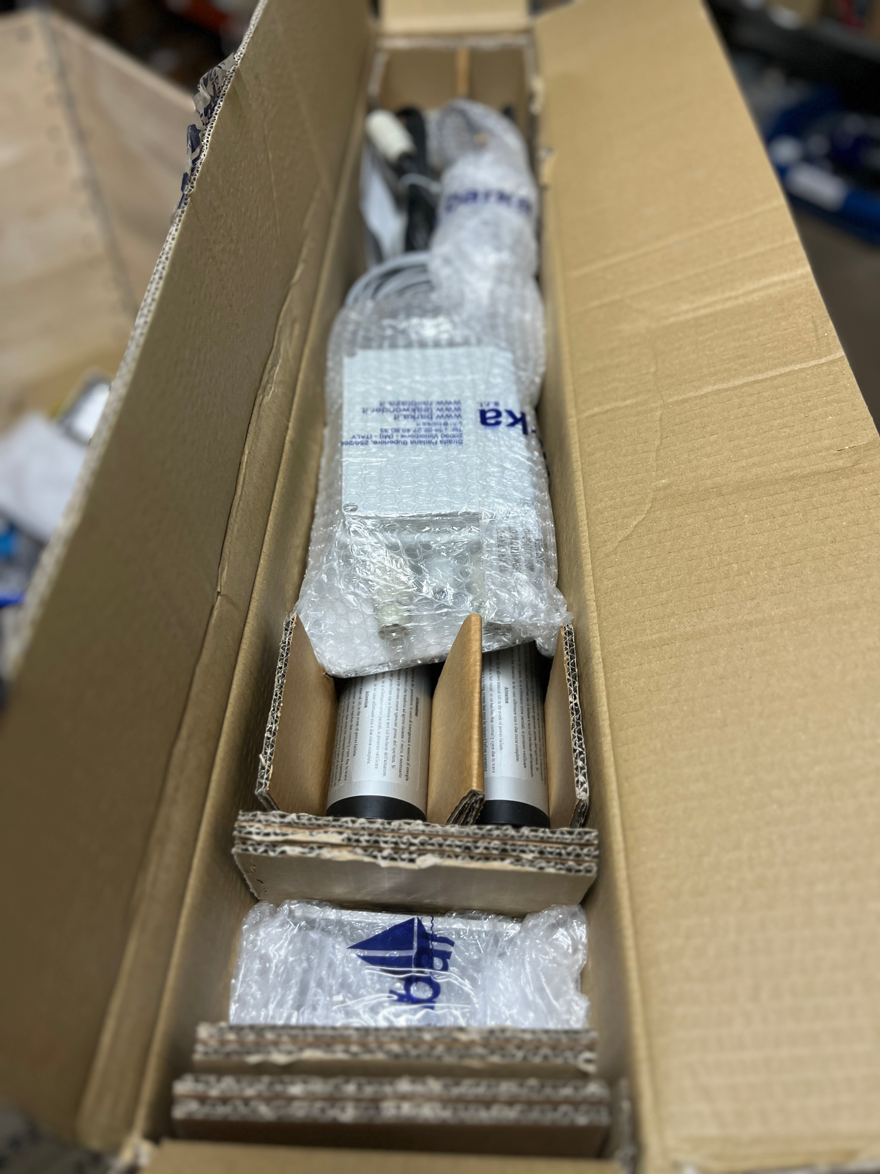 طقم أسطوانة كهربائي من بركه 12 فولت لرفع الفتحة