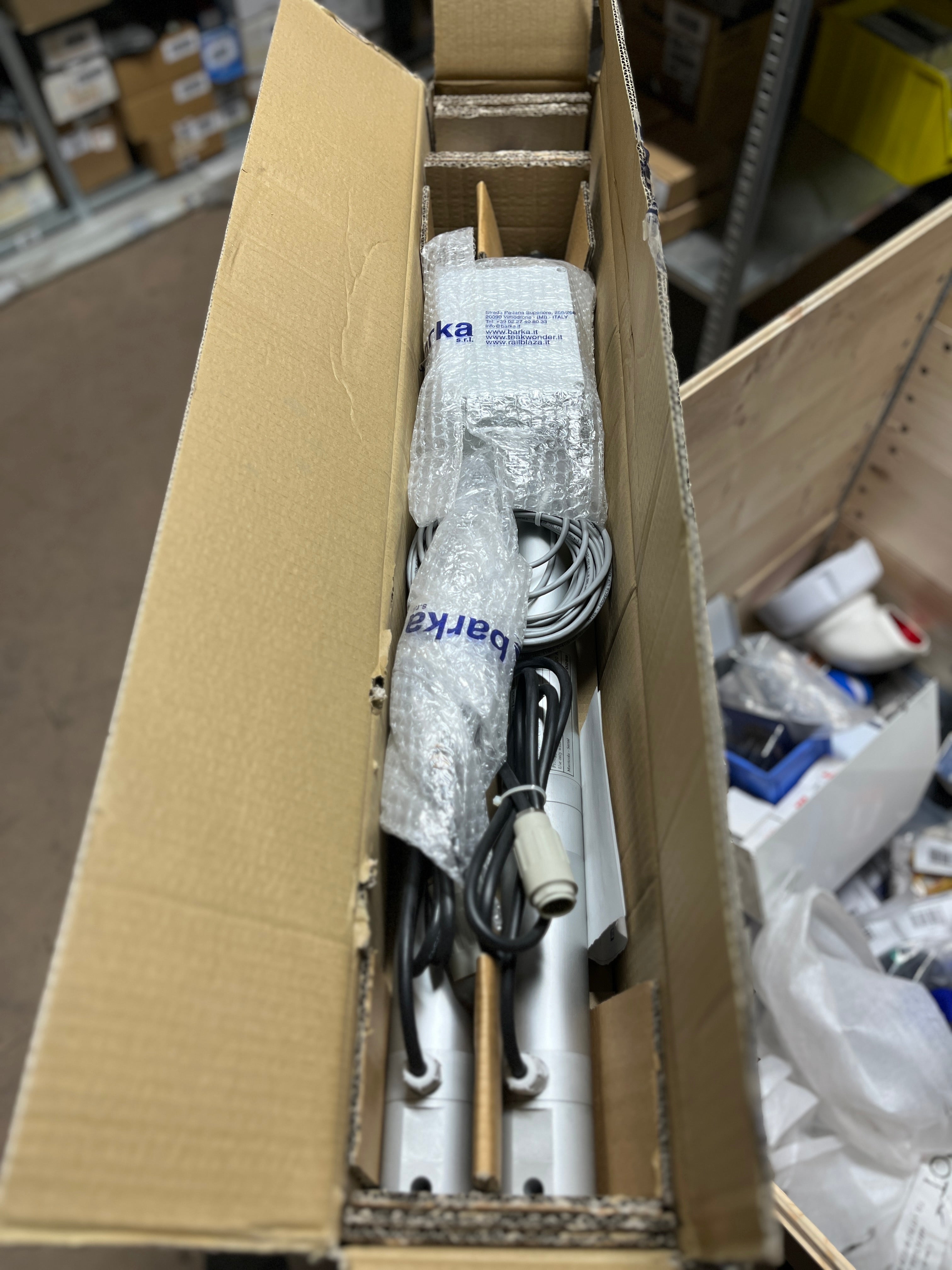 طقم أسطوانة كهربائي من بركه 12 فولت لرفع الفتحة