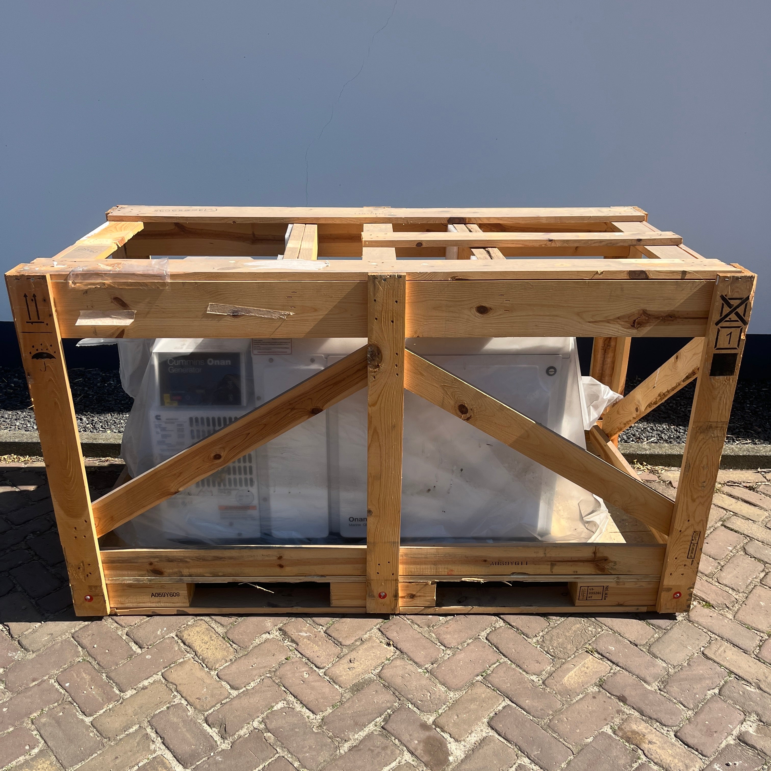 Судновий дизель-генератор Cummins Onan 13,5 кВт 230В | 50 Гц - 13.5MDKDP