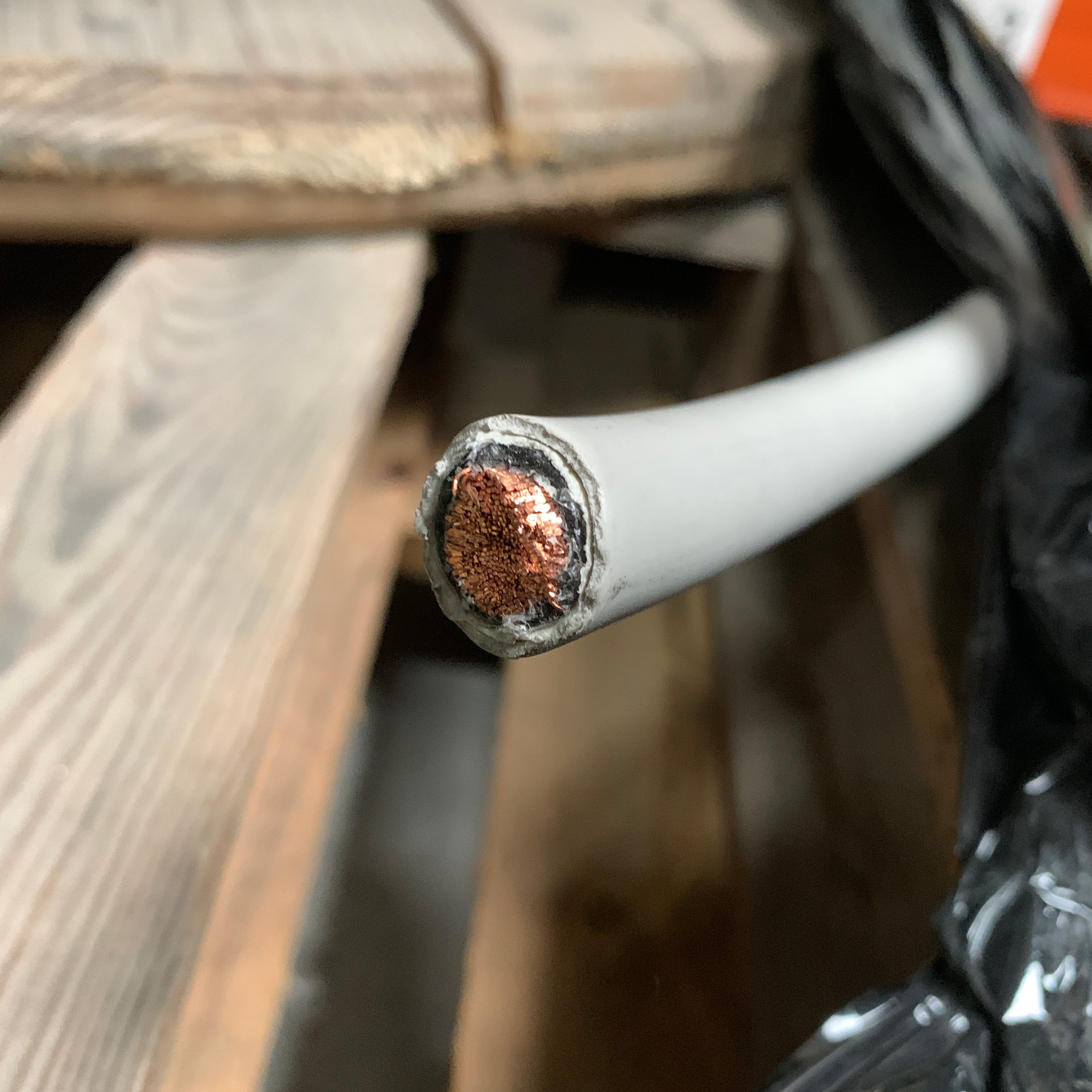 Рулон TT Cables 95 мм2 акумуляторний кабель 220 метрів білий - FG16R16-95