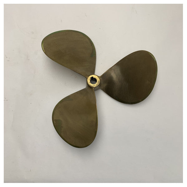 Vetus P3B15X14R 3ブレード 15 x 14インチ RHプロペラ 25mm