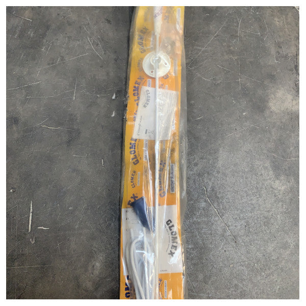 Glomex RA106 SLSPB VHF-laiva-antenni kaapelilla ja kiinnikkeellä varustettuna