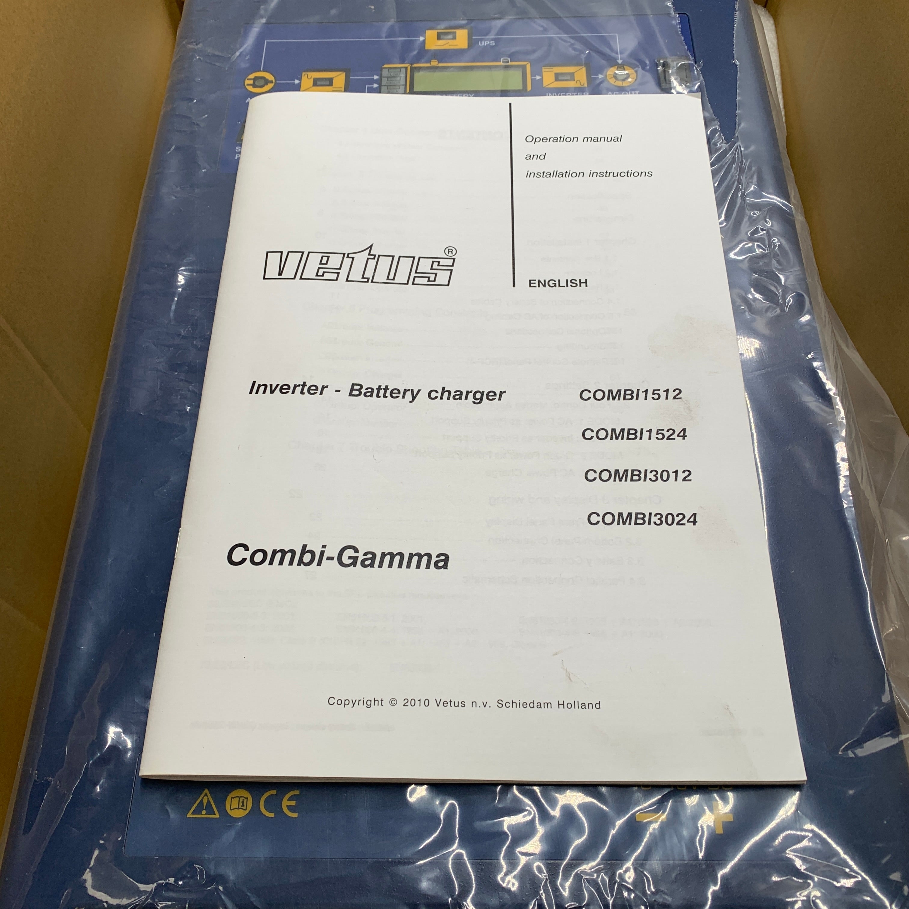 Зарядний пристрій / інвертор Vetus Gamma 3000 Вт / 12 В / 140 А / інвертор - COMBI3012