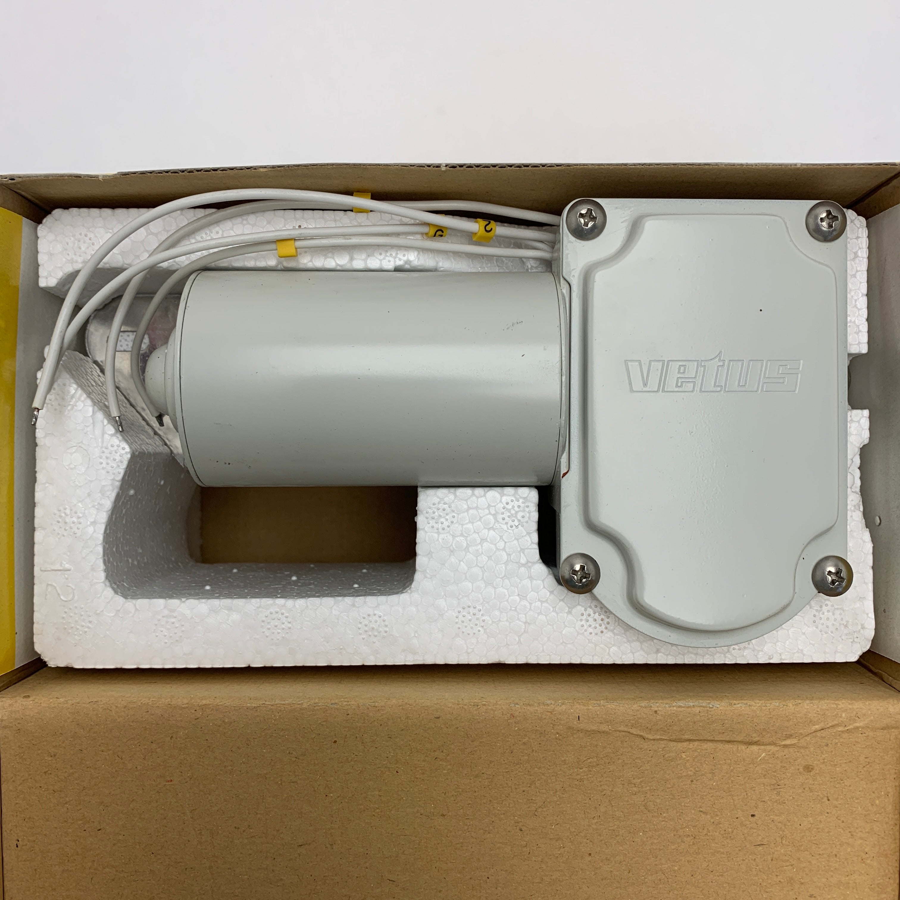 Vetus RW09S marine windscreen wiper motor 24V 25 mm