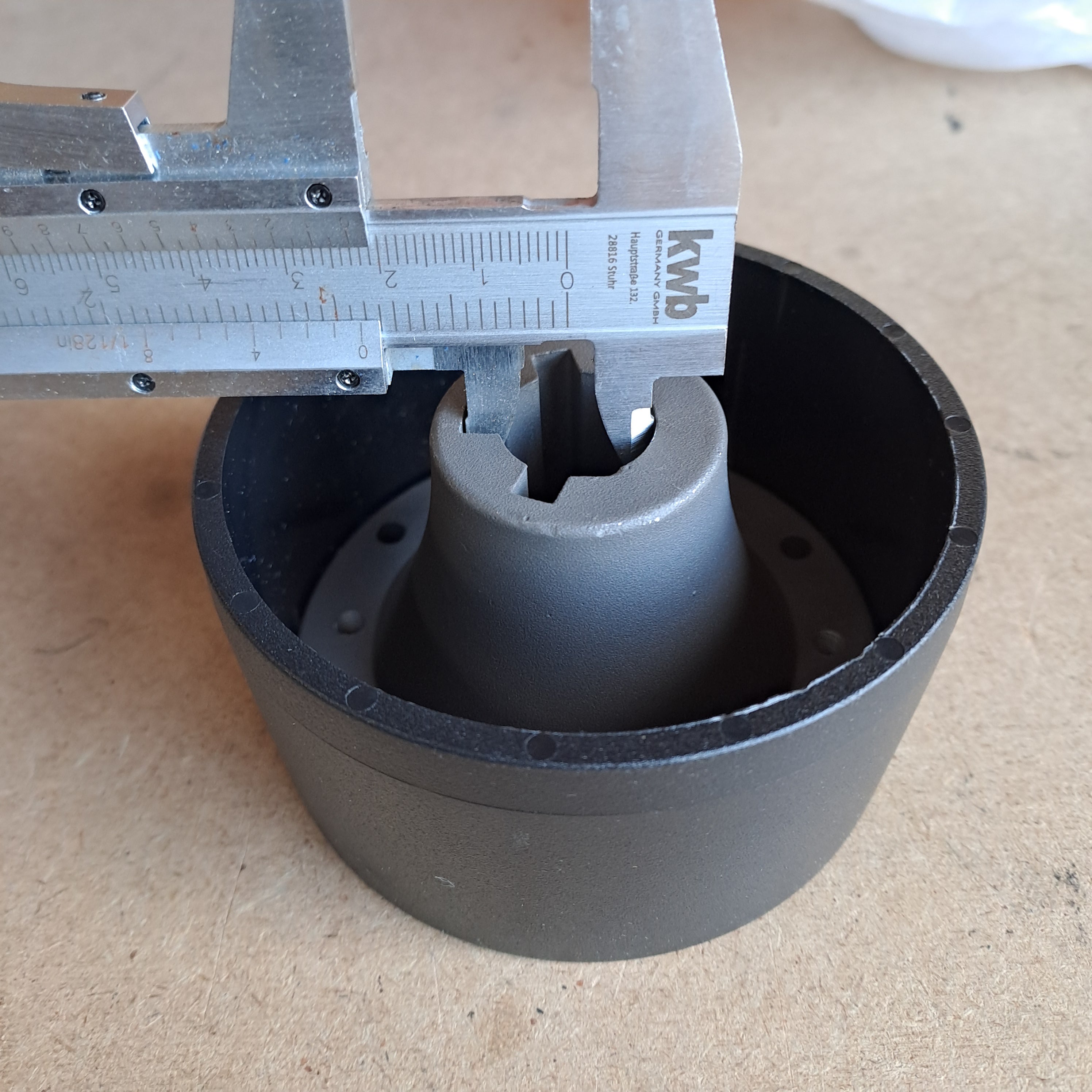 عجلة قيادة إيسوتا كارلوتا من الفولاذ المقاوم للصدأ ذات 3 أذرع أسود 350 مم