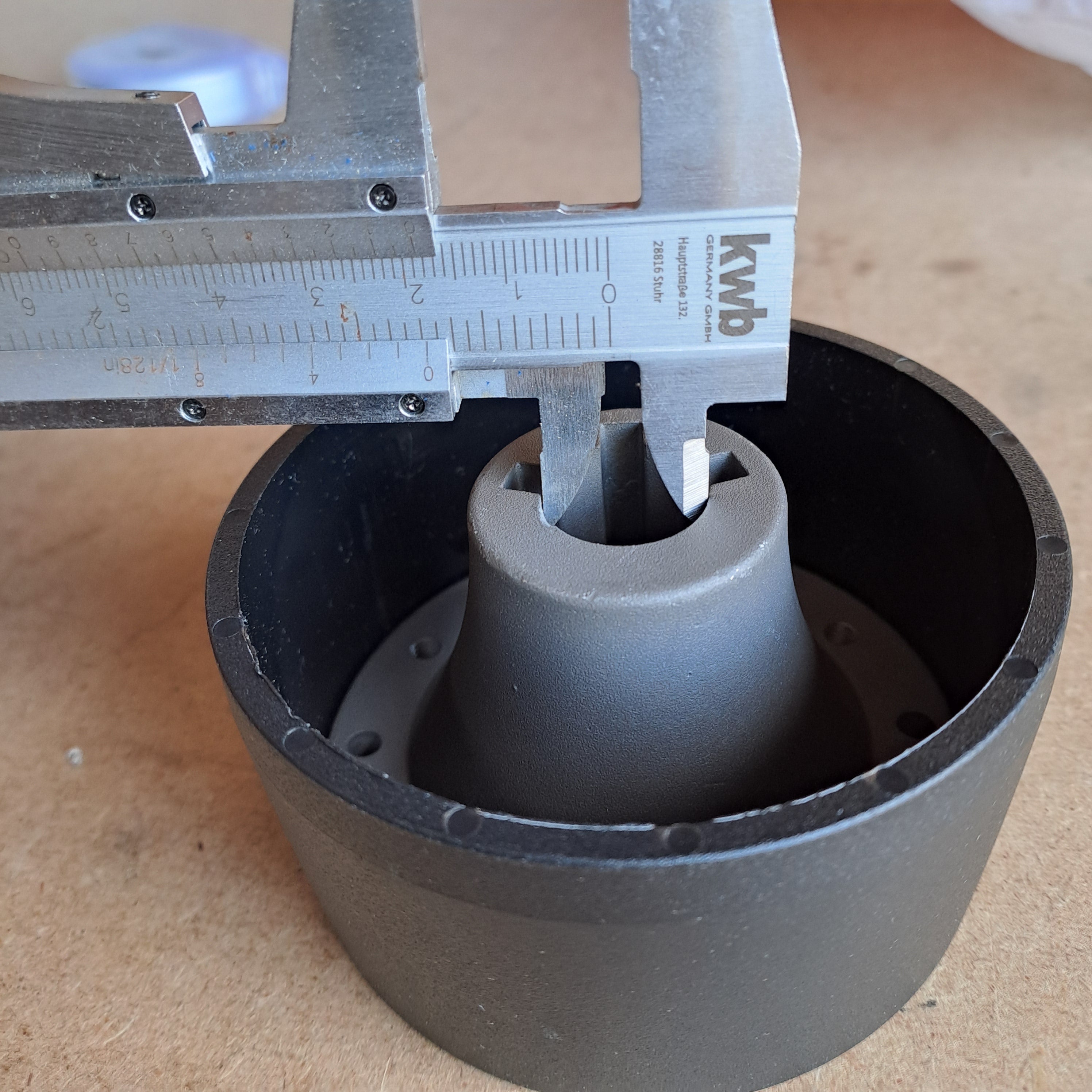 عجلة قيادة إيسوتا كارلوتا من الفولاذ المقاوم للصدأ ذات 3 أذرع أسود 350 مم